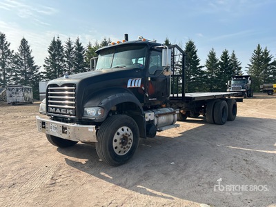 2009 Mack gu713 6x4 Camion à Plateau