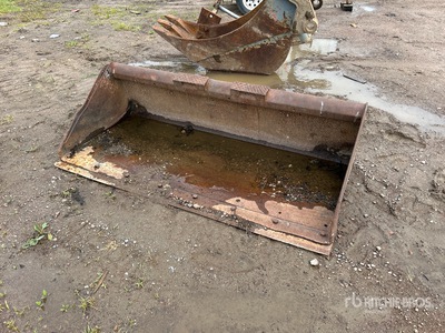 73 in General Purpose Skid Steer Bucket