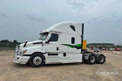 2018 Freightliner Cascadia 126 6x4 Ciągnik siodłowy T/A z kabiną sypialną