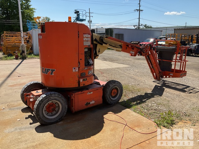 ELEVADOR ARTICULADO 2000 JLG E300AJP