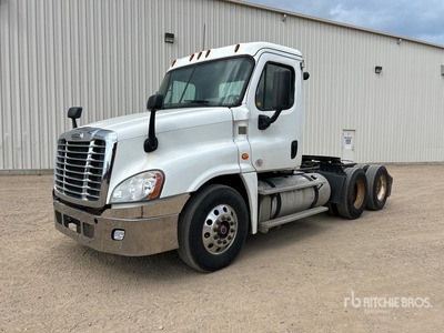 2014 Freightliner Cascadia 6x4 T/A Sleeper Truck Tractor