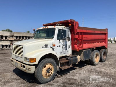 1998 International 4900 6x4 Dump Truck