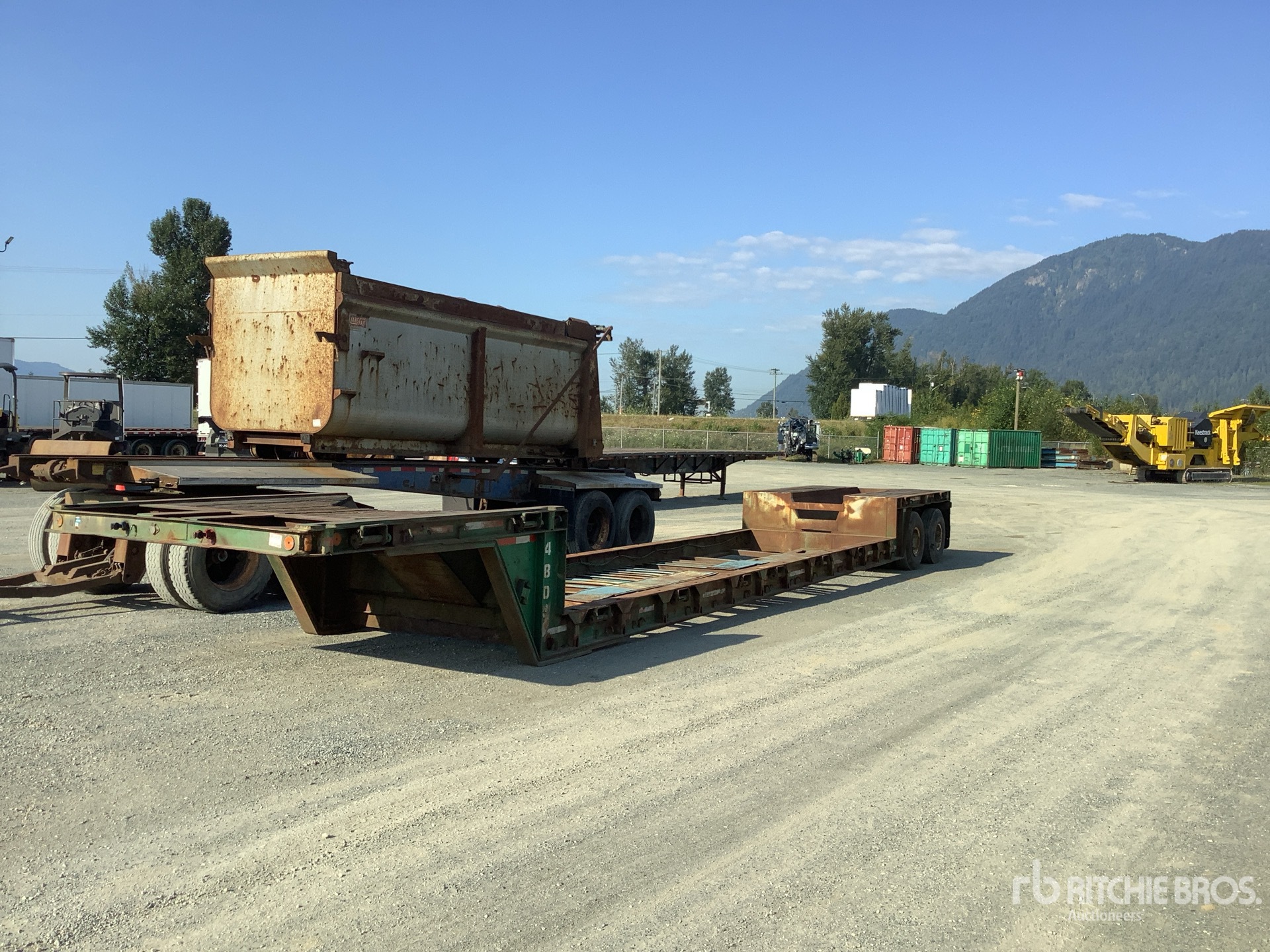 1977 Fruehauf T/A Double Drop Low Loader