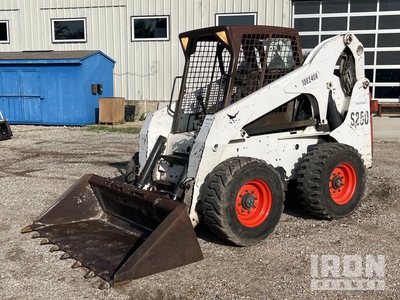 Bobcat S250 Chargeuse à direction à glissement