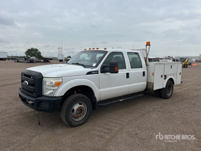 2011 Ford F-350 XL 4x4 Crew Cab Utility Truck