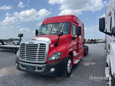 2015 Freightliner Cascadia 125 6x4 3- Achs Sattelzugmaschine mit Schlafkabine (Inoperable)