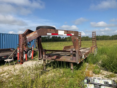 2012 Southwest GU2483307E 24 ft Tri/A Gooseneck Equipment Trailer