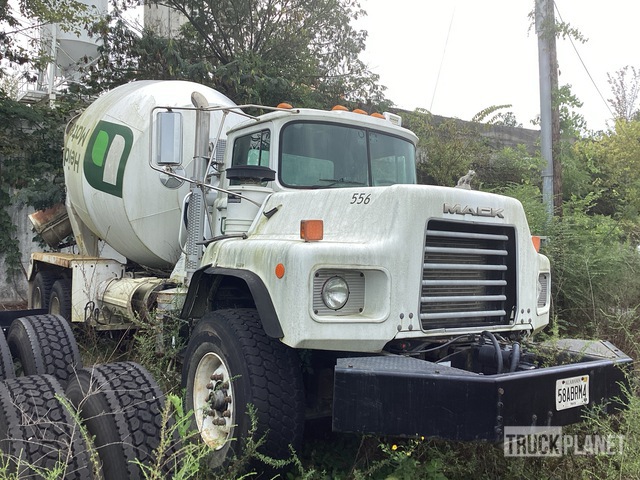 CAMIóN REVOLVEDOR 2005 MACK MCNEILUS 10.5 CYD