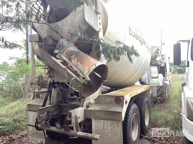CAMIóN REVOLVEDOR 2005 MACK MCNEILUS 10.5 CYD