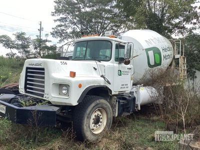 2005 Mack DM690S 6x4 Mixer Truck (Inoperable)