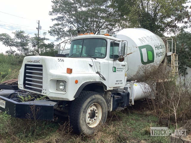CAMIóN REVOLVEDOR 2005 MACK MCNEILUS 10.5 CYD