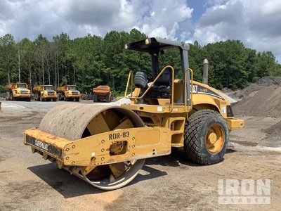 2004 Cat CS-563E Smooth Drum Compactor