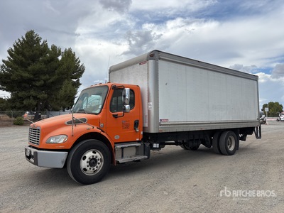 2015 Freightliner M2 106 4x2 Furgoneta caja cerrada