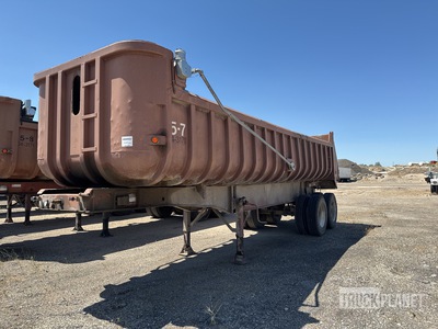 1984 Hobbs 26 ft T/A Tipping Trailer