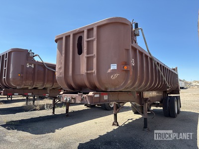 1984 Hobbs 26 ft T/A Tipping Trailer