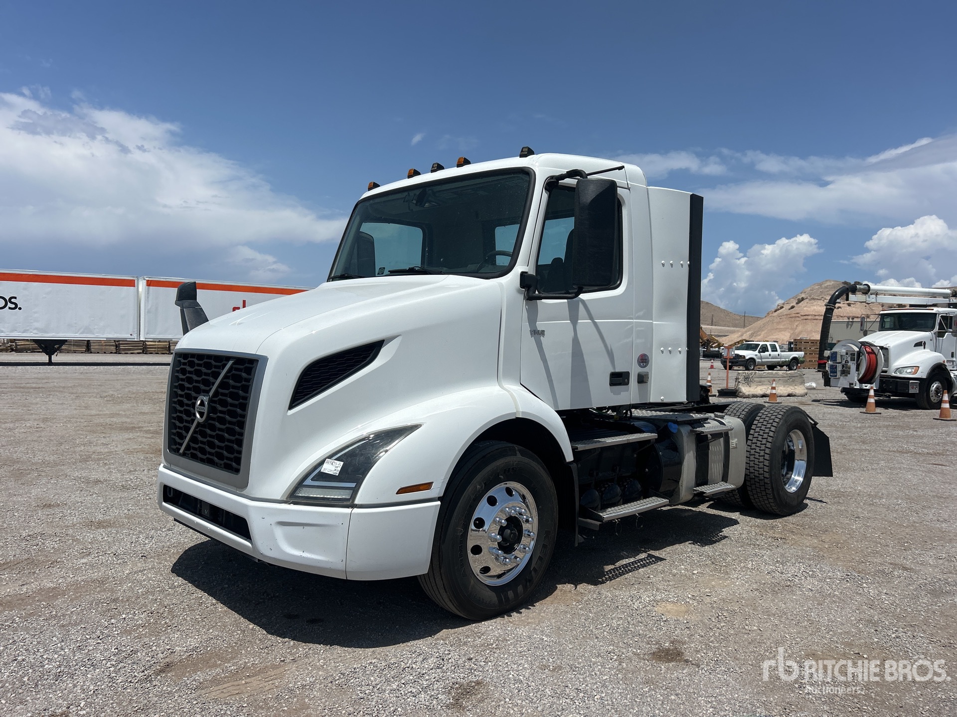 2022 Volvo VNR 4x2 S/A Day Cab Truck Tractor