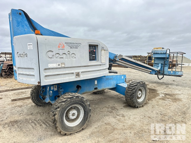 ELEVADOR TELESCóPICO 2001 GENIE 4WD S40