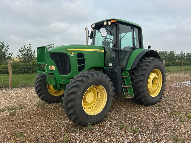2009 John Deere 7430 4WD Tractor 2009 John Deere 7430 4WD Tractor