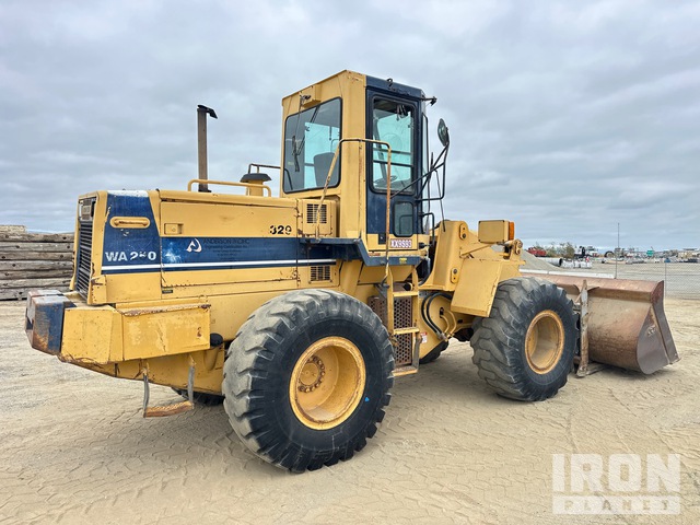 CARGADOR FRONTAL KOMATSU WA2501