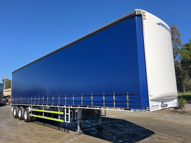 2022 MaxiTrans 13.3 m Tri/A Tautliner Trailer