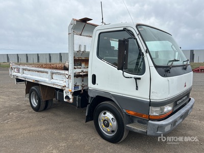 2001 Mitsubishi Canter L 500/600 4x2 S/A Camión dumper