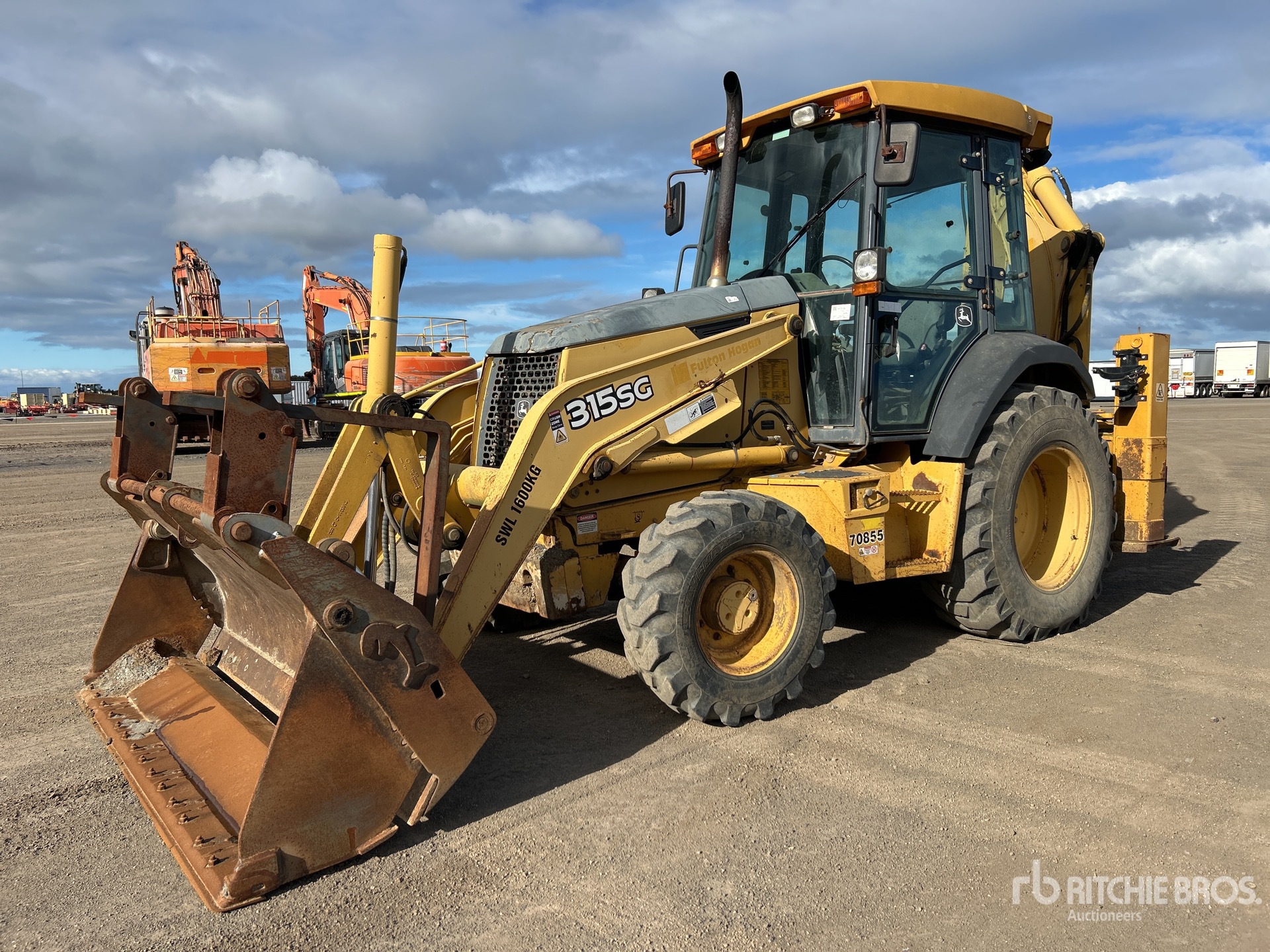 2005 John Deere 315SG 4x4 Retroexcavadora