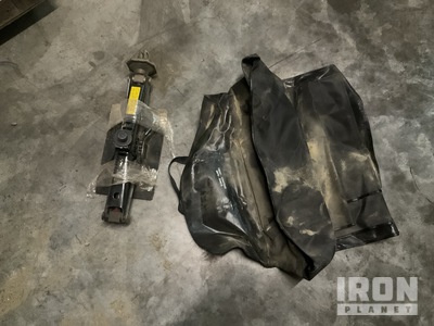 Lot of Scissor Jacks