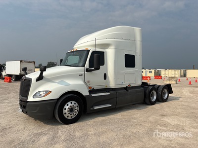 2019 International LT625 6x4 تراكتور شاحنة كابينة النوم (ثنائية المحور)
