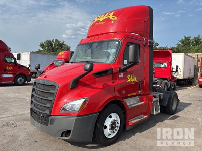 2019 Freightliner Cascadia 113 4x2 S/A Dagcabine Trekker