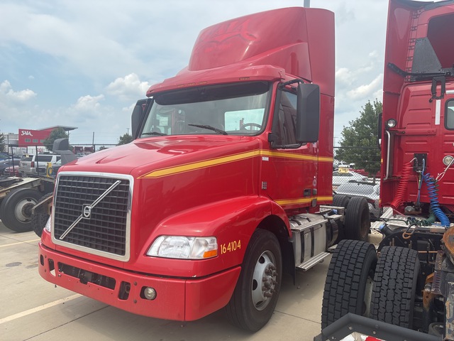 2016 Volvo VNM42T 4x2 S/A Day Cab Truck Tractor (Inoperable)