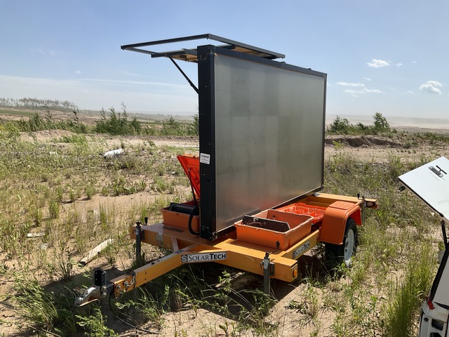 2012 Solar Tech Trailer Mounted Rotating Digital Road Signs