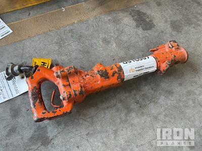 APT M125 Pneumatic Demolition Breaker