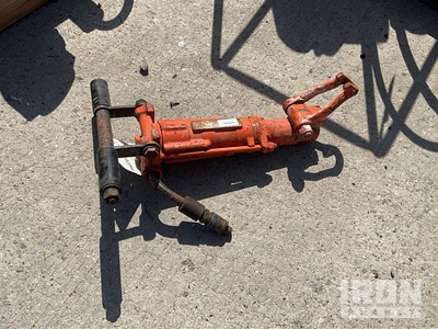 APT 137 Pneumatic مهدم البنية