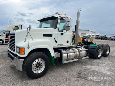 2015 Mack CHU613 6x4 Cabeza Tractora Cabina Corta