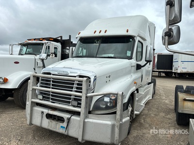 2016 Freightliner Cascadia 125 6x4 Sleeper Truck Tractor