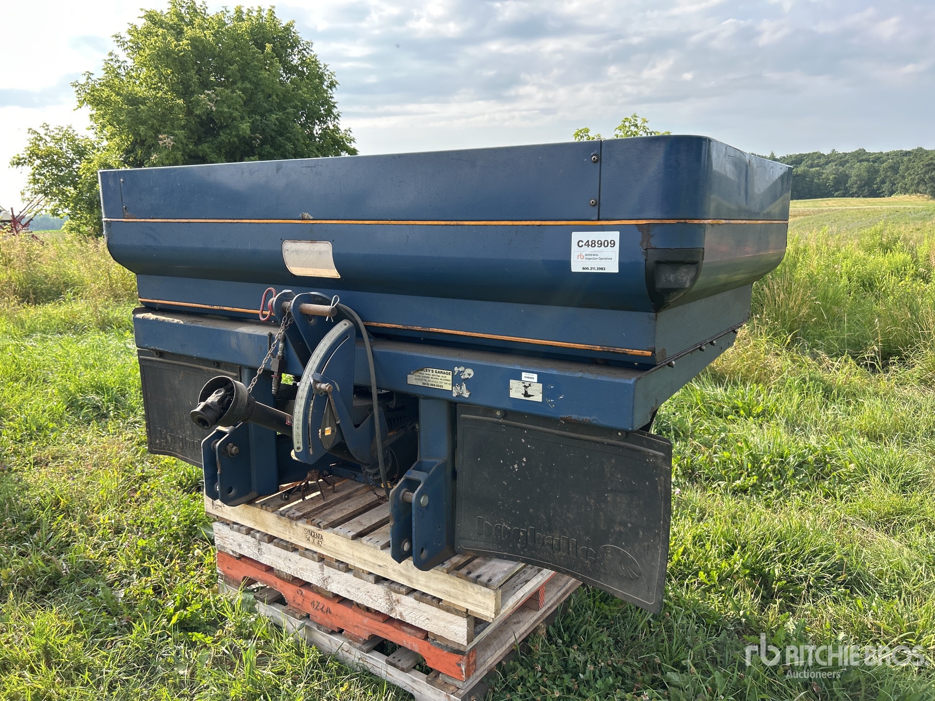 2007 Bogballe M2 3-Point Fertilizer Spreader