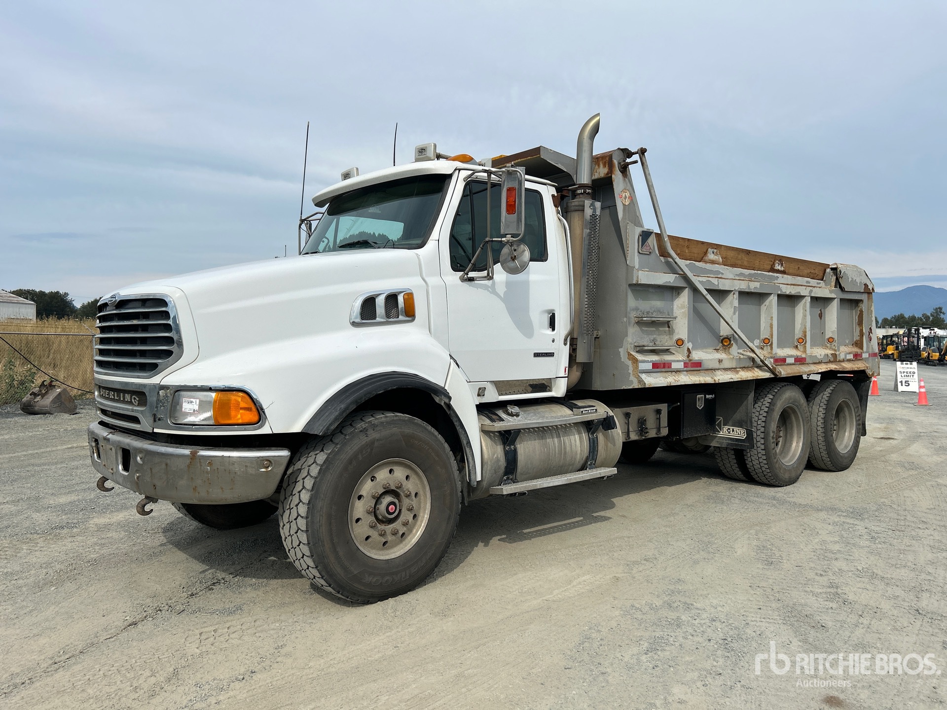 2007 Sterling LT9500 6x4 Tipper Truck