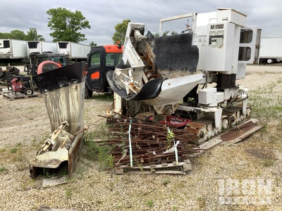 1996 Miller Formless M-1000 Curb and Gutter Machine