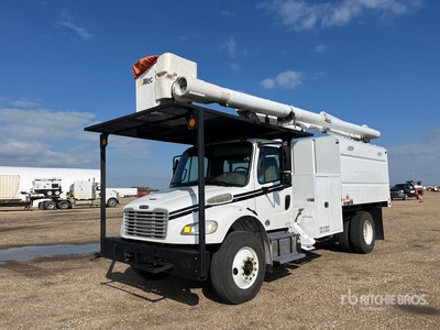 Altec LR758 58 ft on 2016 Freightliner M2 106 4x2 Forestry Camion à godets