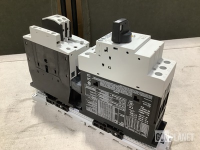 (8) Eaton XTPR063DC1 Motor Starters