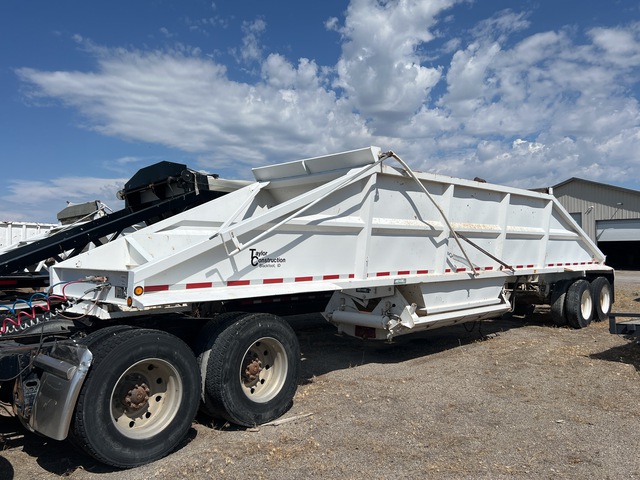 2005 Corn Belt T/A Belly Dump Trailer 2005 Corn Belt T/A Belly Dump Trailer