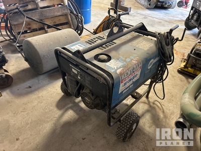 Miller BLUE STAR 185DX 185 A Stick Engine Driven Welder