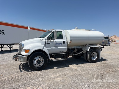 2005 Ford F-750 XL 2000 gal 4x2 Water Truck