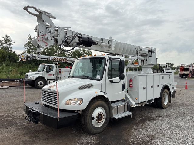 Altec DM47B TR on 2015 Freightliner M2 106 4x2 Digger Derrick Truck