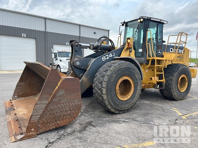 2006 John Deere 824J Chargeuse sur pneus