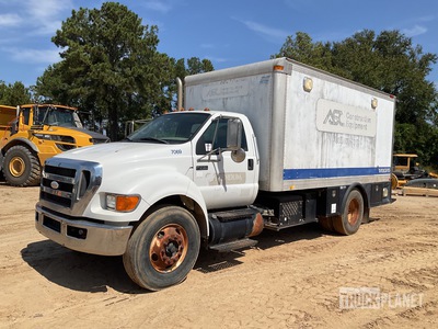 2008 Ford F-750 4x2 Schmiermittel-Lkw