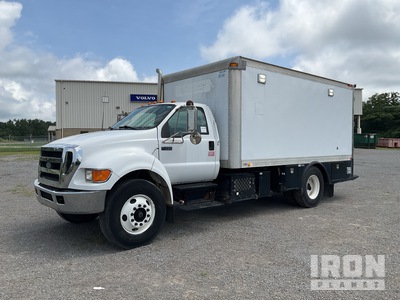 2013 Ford F-750 4x2 Lube Truck