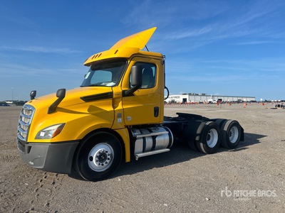 2019 Freightliner Cascadia 126 6x4 Ciągnik siodłowy T/A z kabiną dzienną