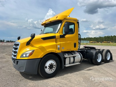 2019 Freightliner Cascadia 126 6x4 T/A Day Cab Truck Tractor