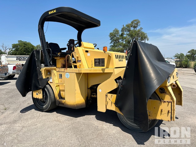 COMPACTADOR NEUMáTICO SAKAI GW750